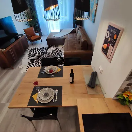 Apartment On The Castle Hill, Near Chain Bridge